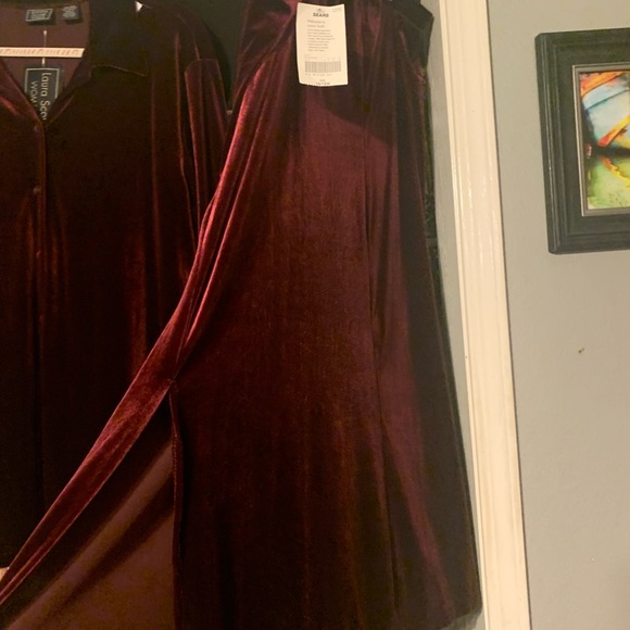 Laura Scott Vintage Velvet Set - Picture 3 of 5